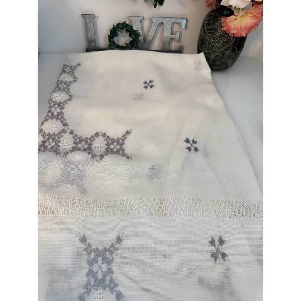 Vintage Linen tablecloth Hand Embroidered Ivory Gray Abstract Venice Italy 54X54